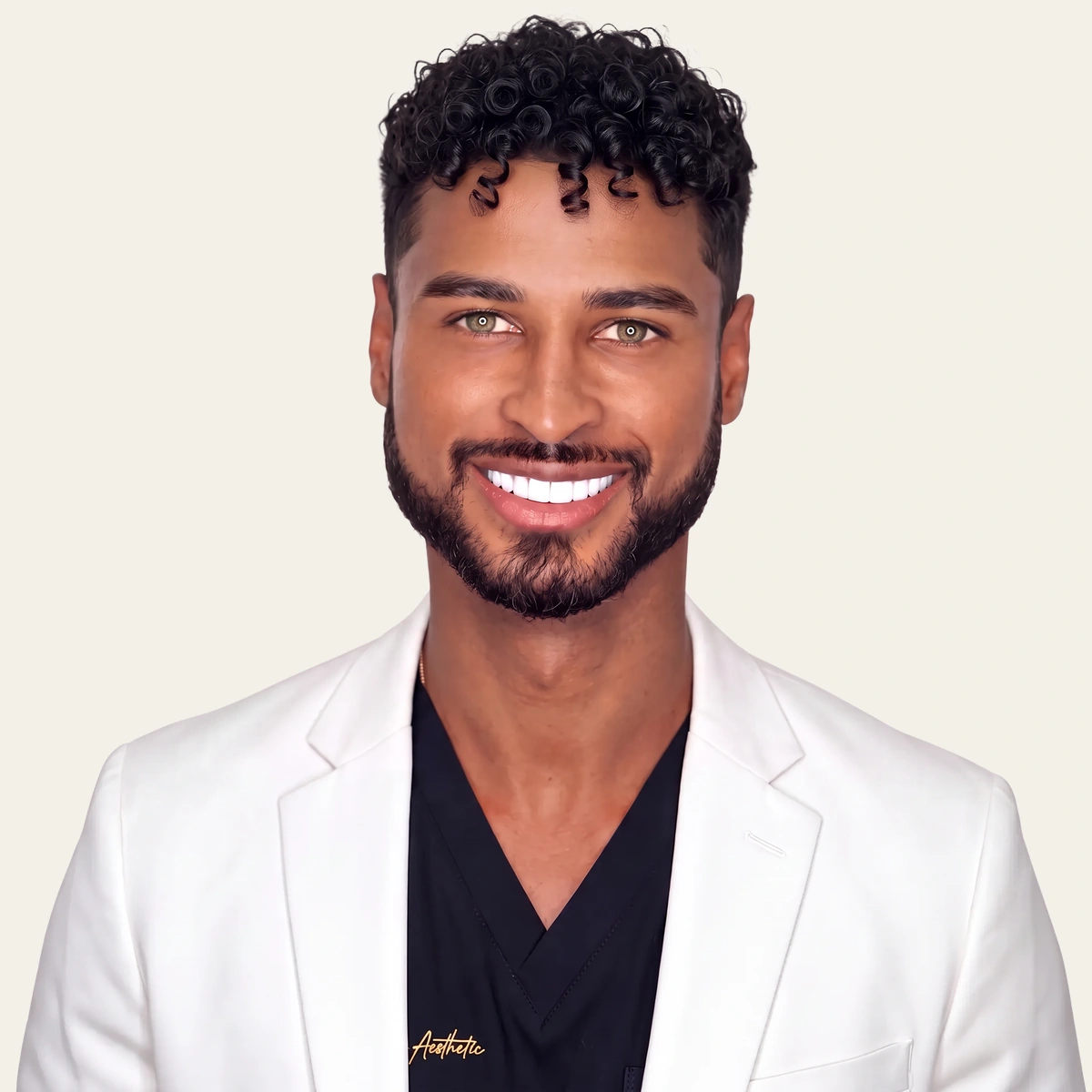 Dr. Roy del Castillo, director médico de DC Beauty Clinics en Madrid